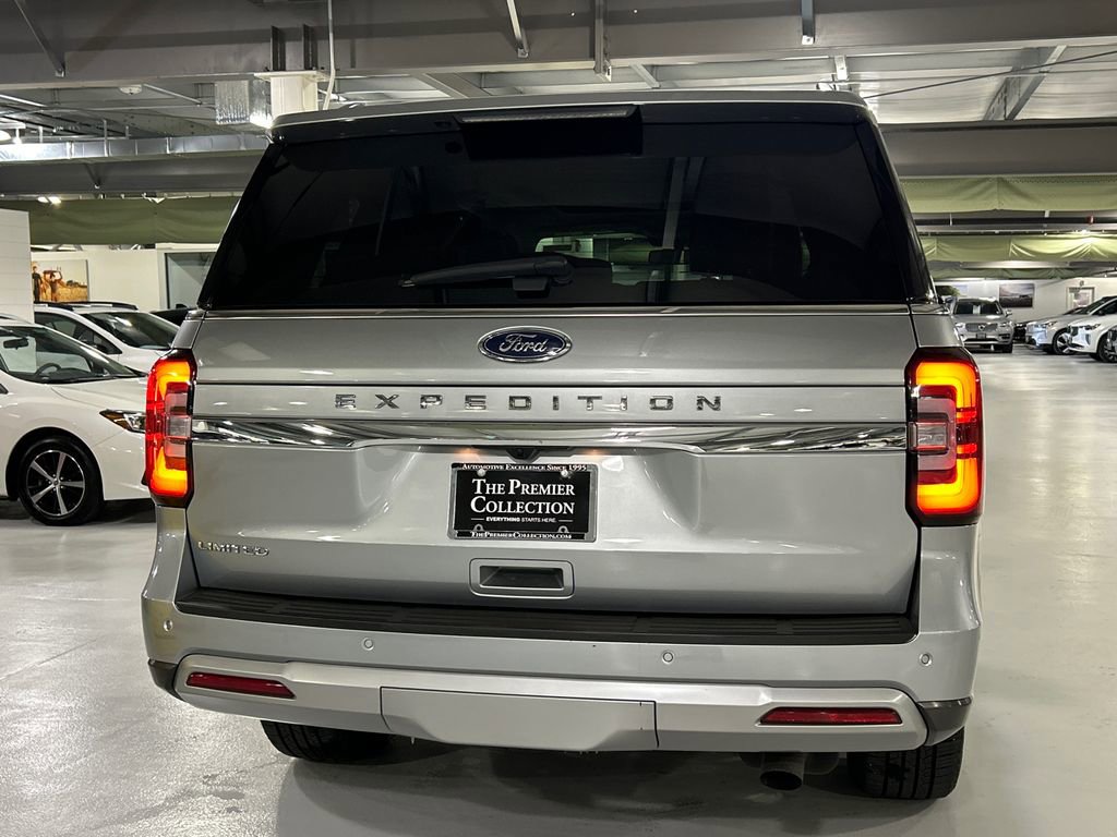 Used 2023 Ford Expedition Limited image 3