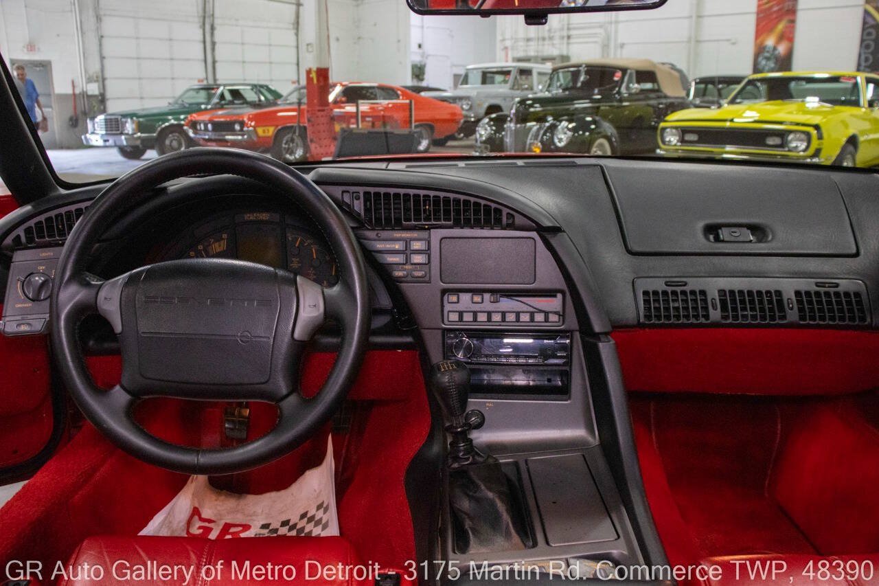 Used 1990 Chevrolet Corvette ZR-1 RWD image 17