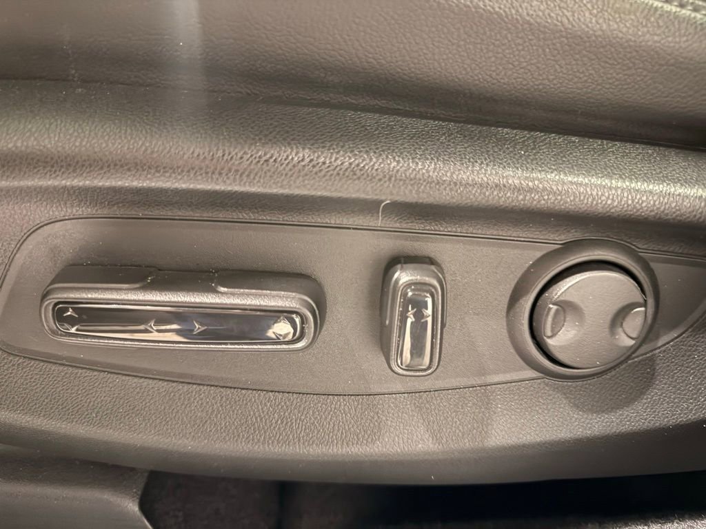 Used 2023 Honda CR-V EX-L image 13