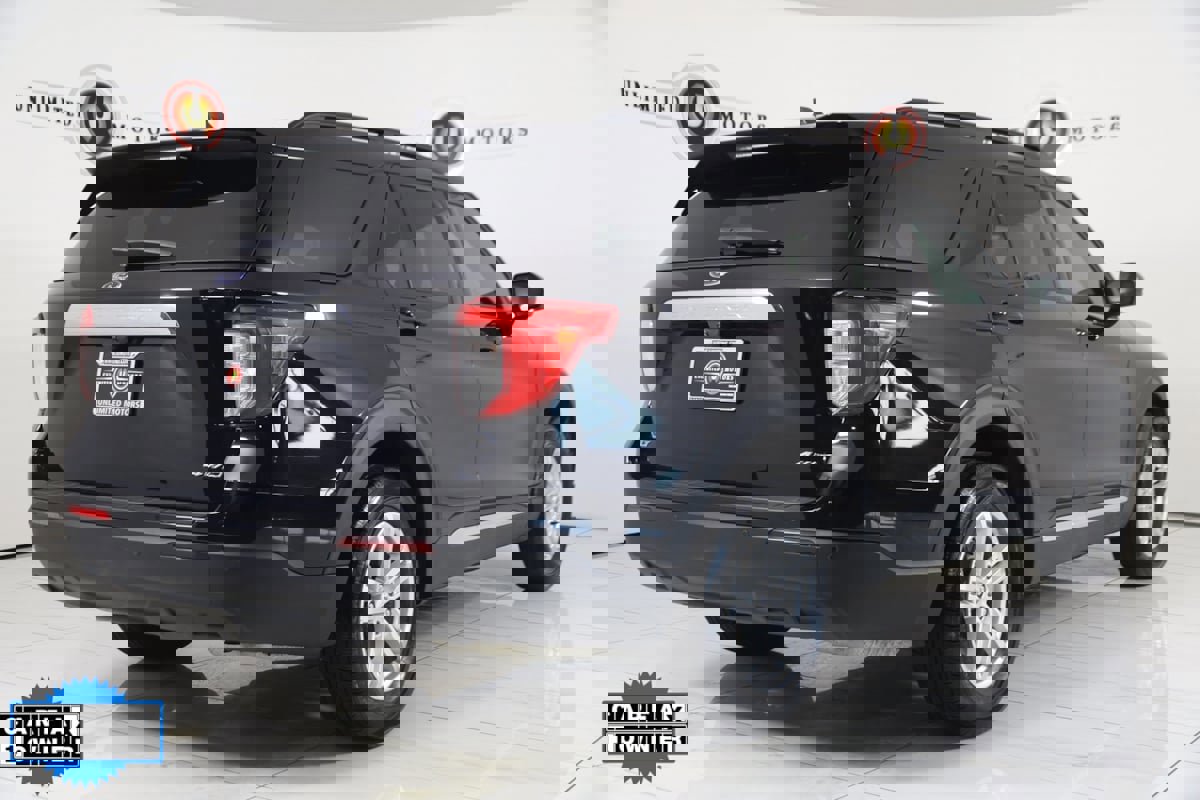 Used 2022 Ford Explorer XLT image 3