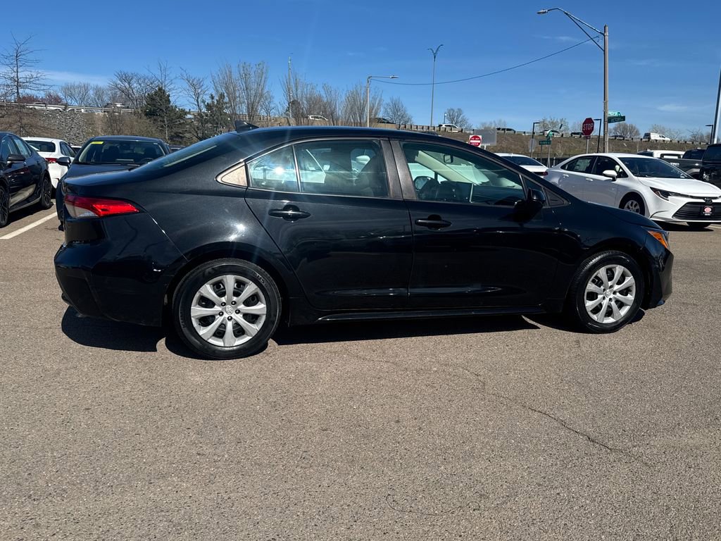 Used 2020 Toyota Corolla LE FWD image 8