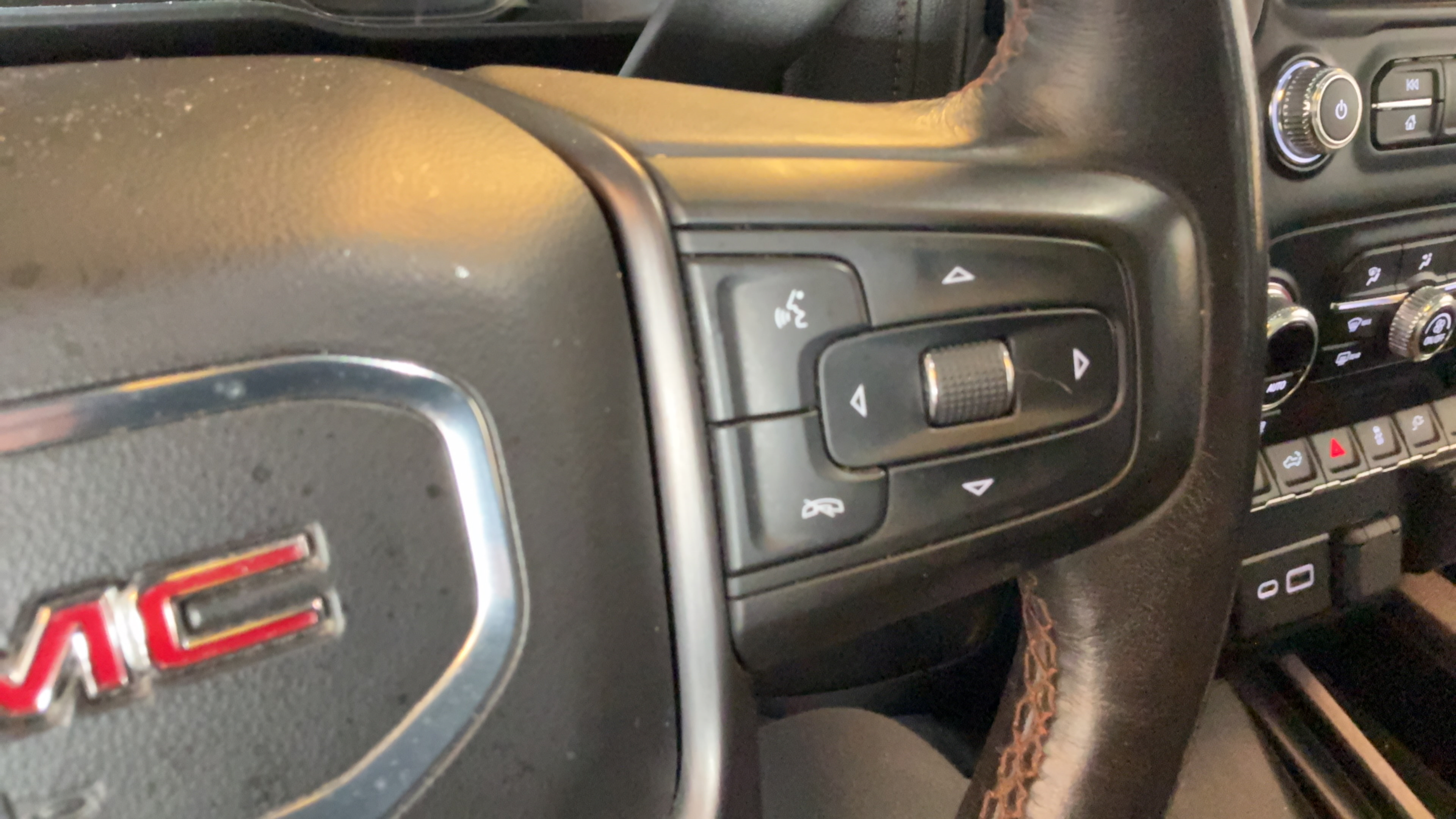 Used 2019 GMC Sierra 1500 AT4 w/ AT4 Preferred Package AWD/4WD image 18