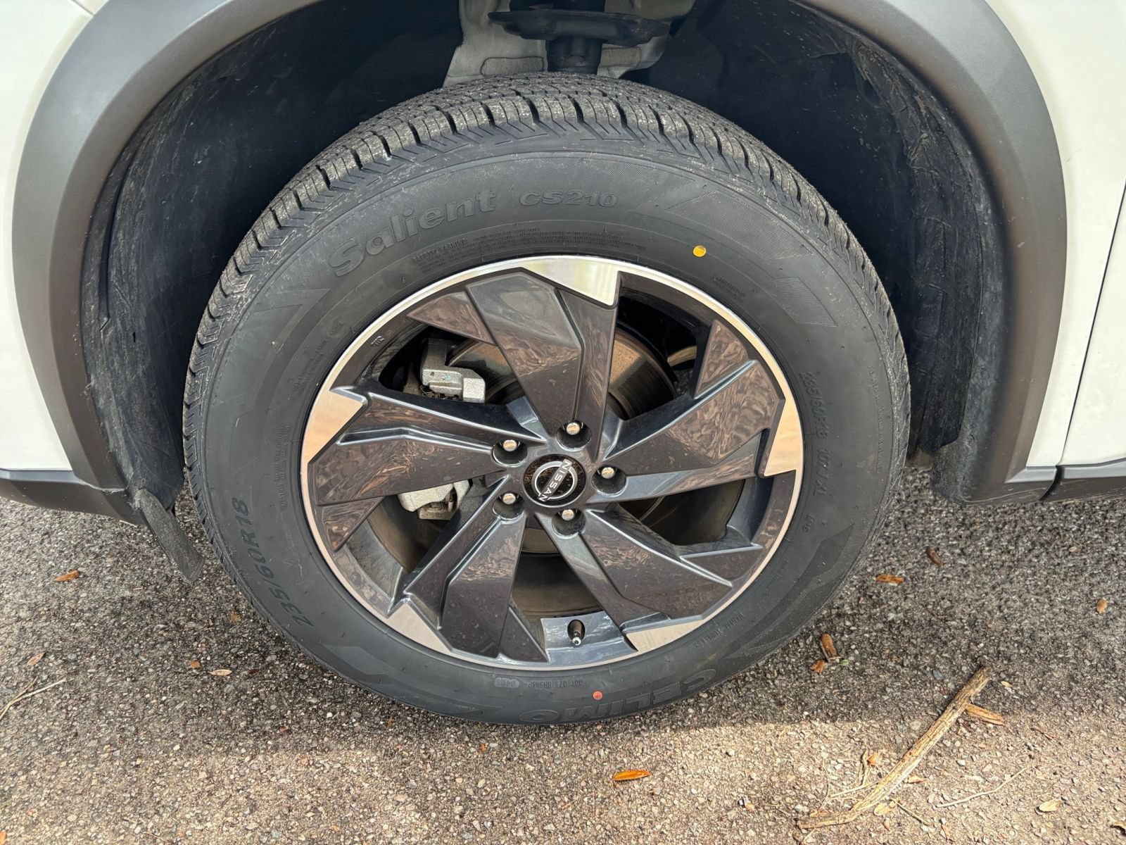 Used 2025 Nissan Rogue SV FWD image 30