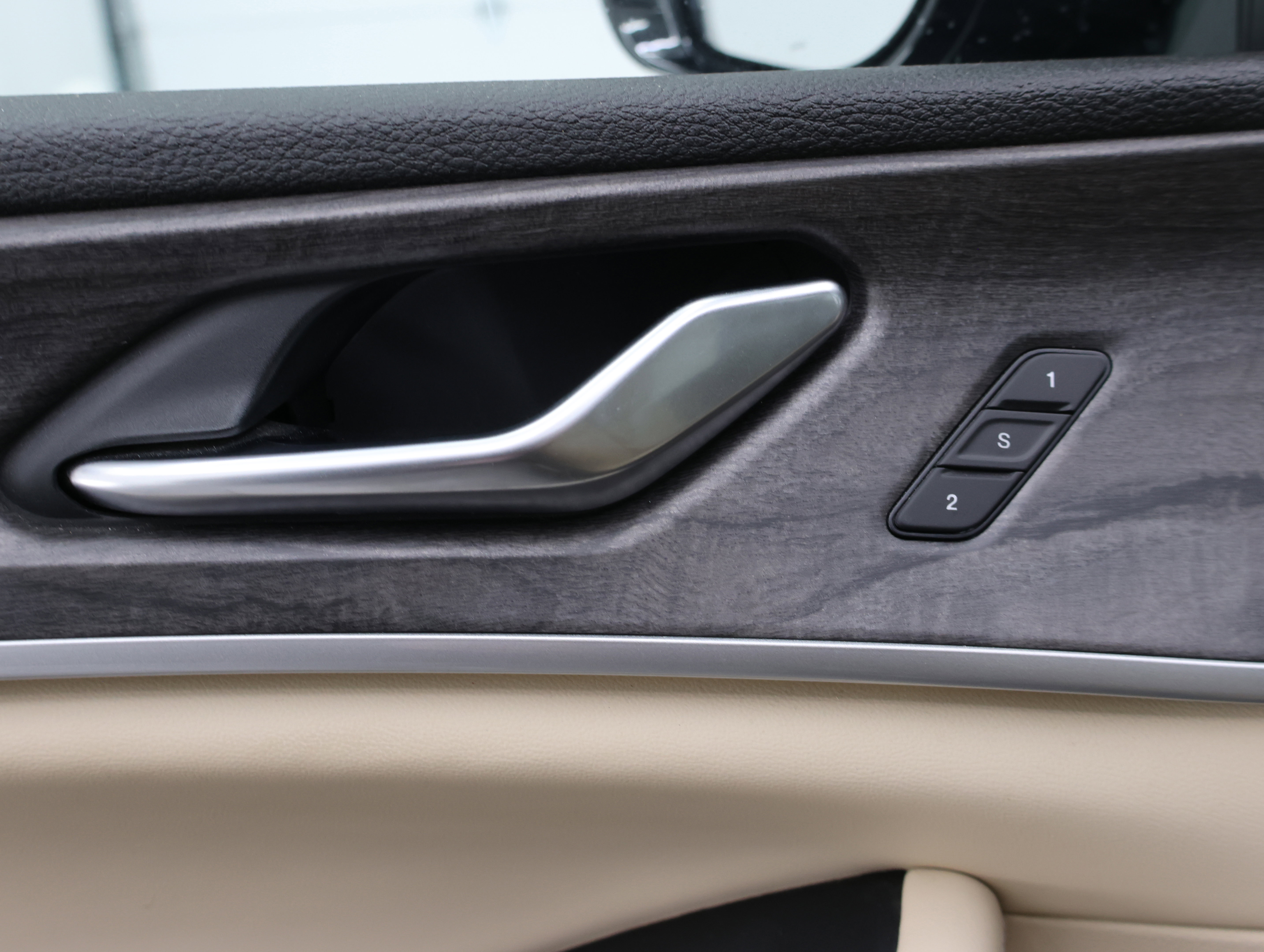 Used 2023 Jeep Grand Cherokee Limited image 42