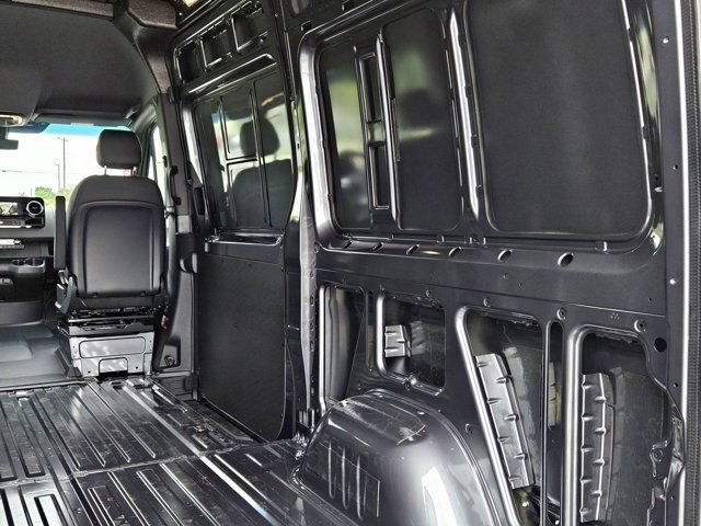 New 2025 Mercedes-Benz Sprinter 2500 image 33