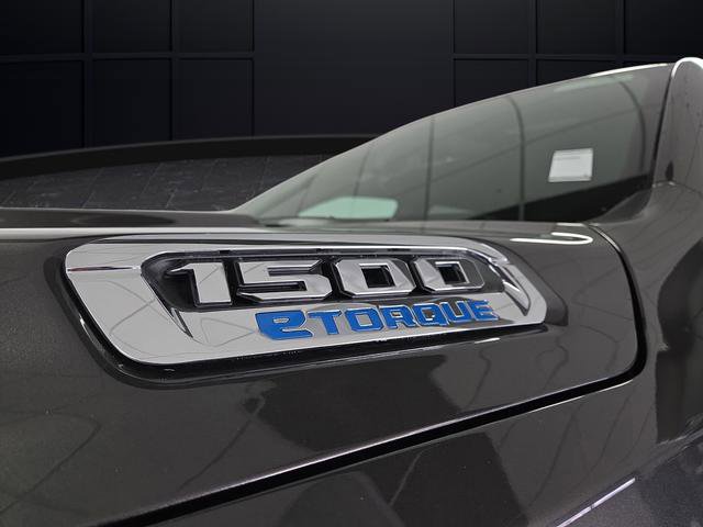New 2026 RAM 1500 4x4 Crew Cab image 41