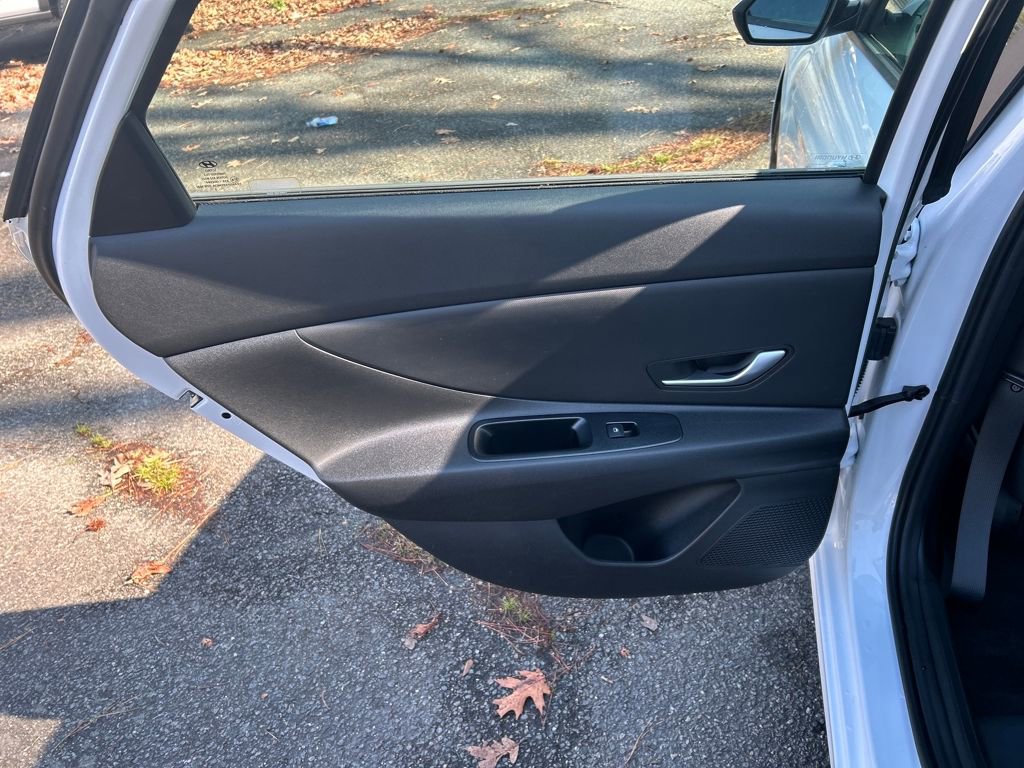 Used 2023 Hyundai Elantra SEL FWD image 23