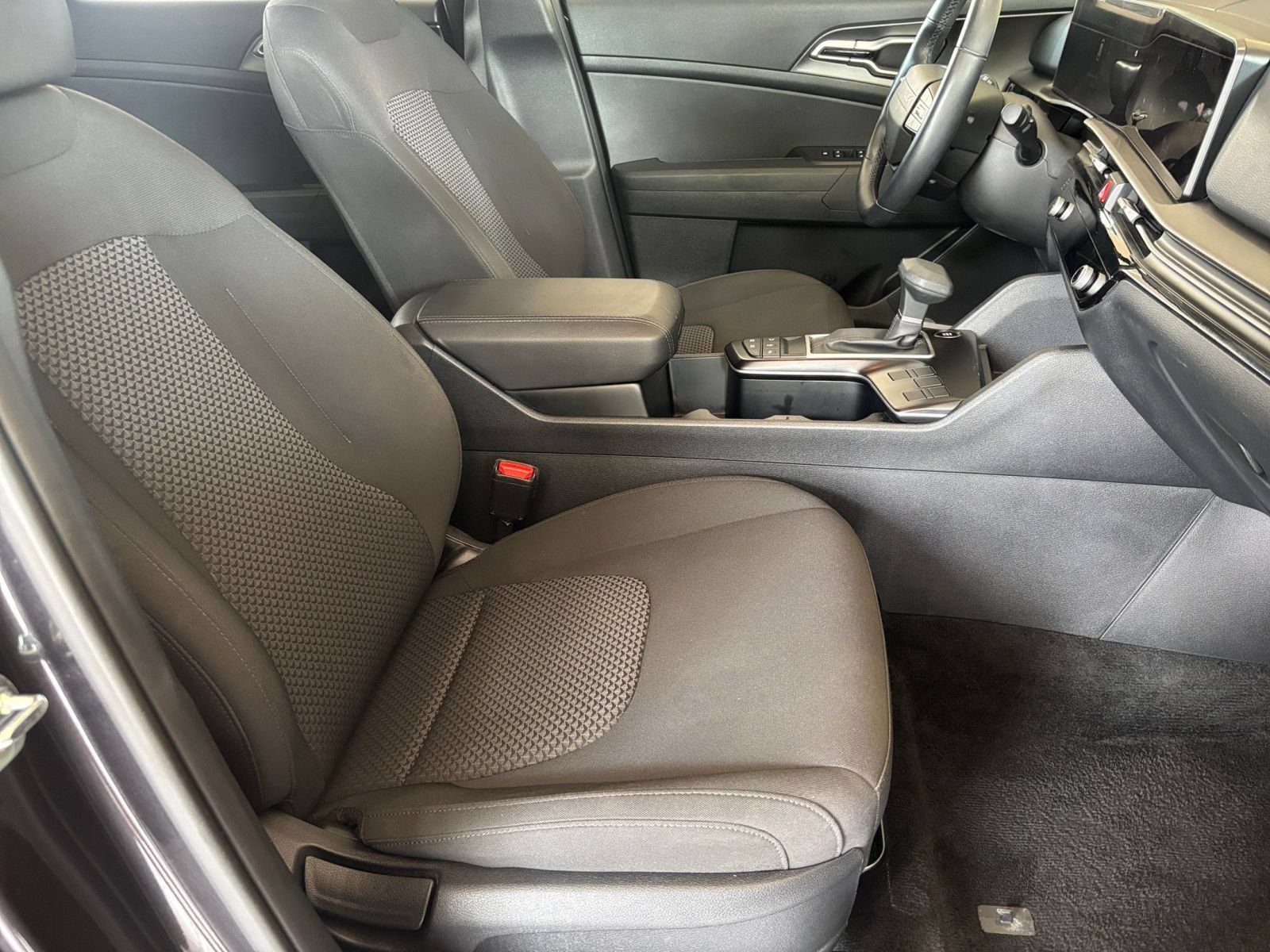 Used 2026 Kia Sportage LX FWD image 35