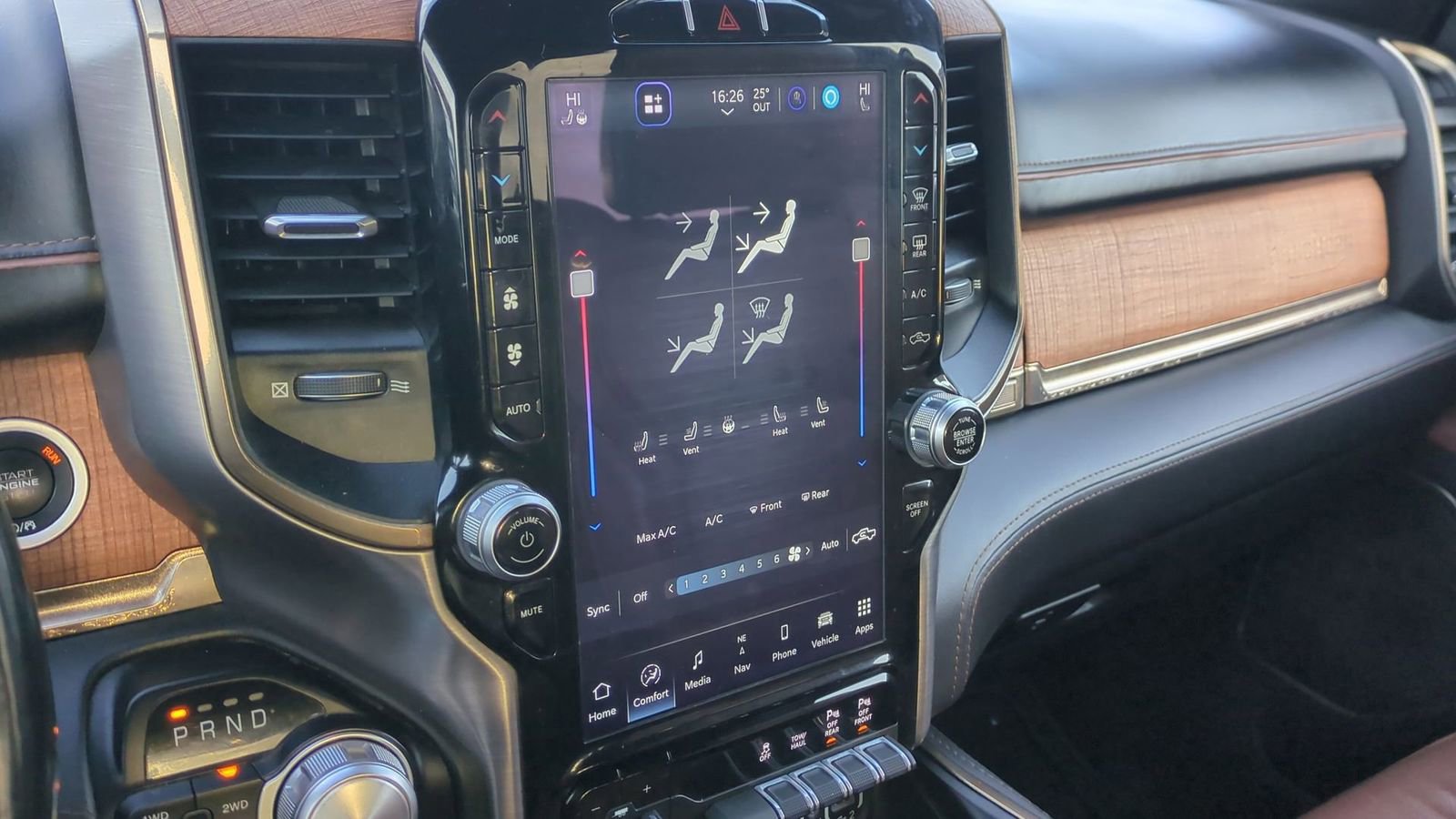 Used 2022 RAM 1500 Limited w/ Body-Colour Bumper Group image 32