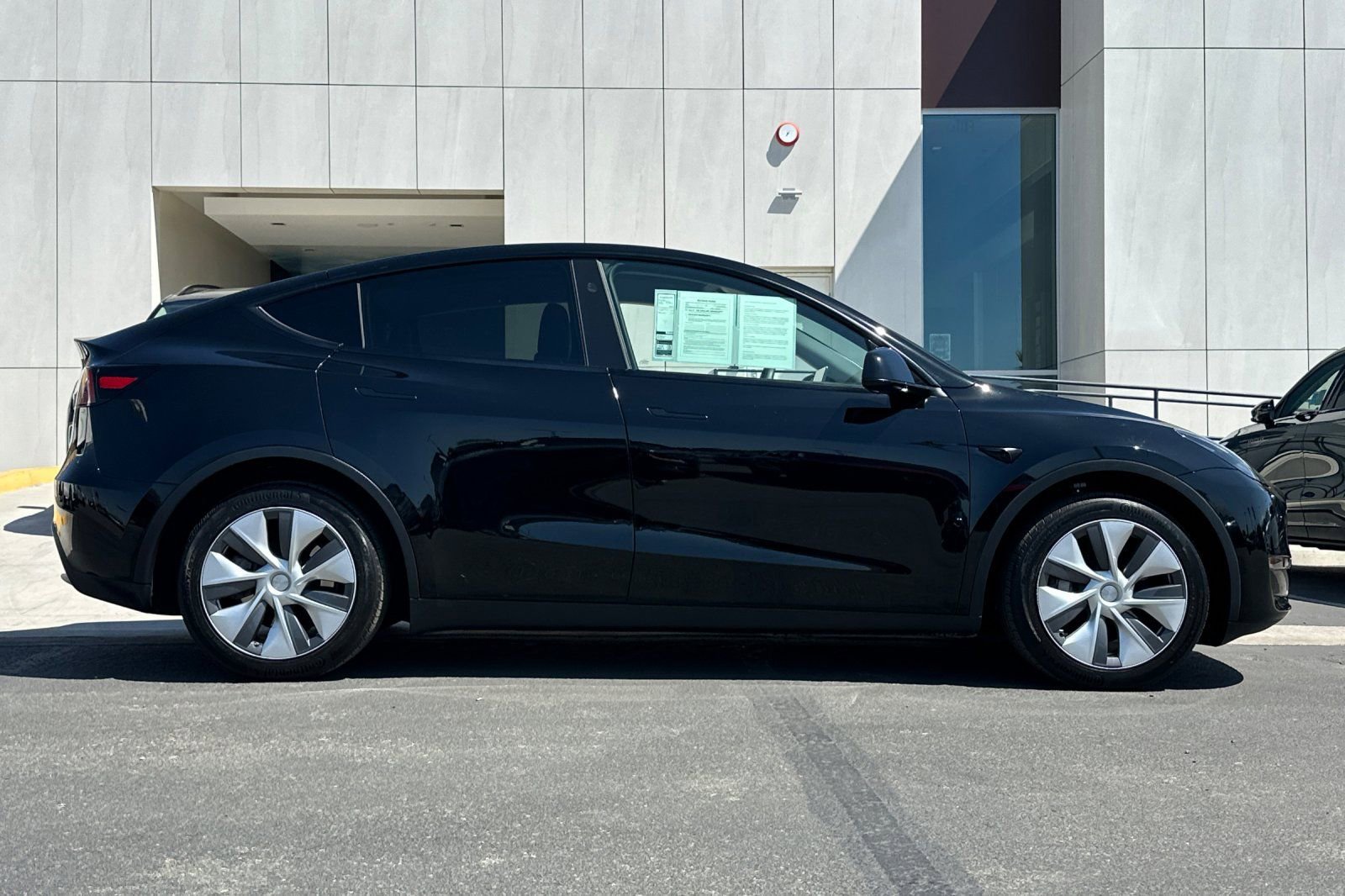 Used 2024 Tesla Model Y Long Range image 2