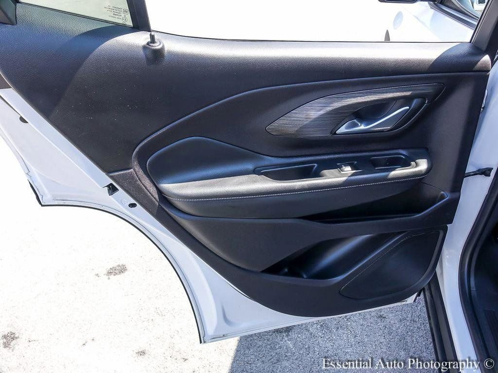 Used 2024 GMC Terrain SLE w/ Driver Convenience Package image 21