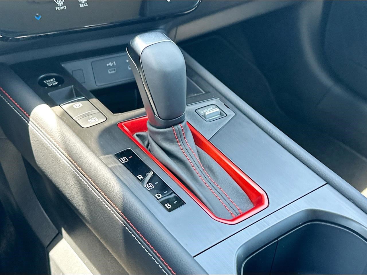 New 2025 Nissan Kicks SR FWD image 11