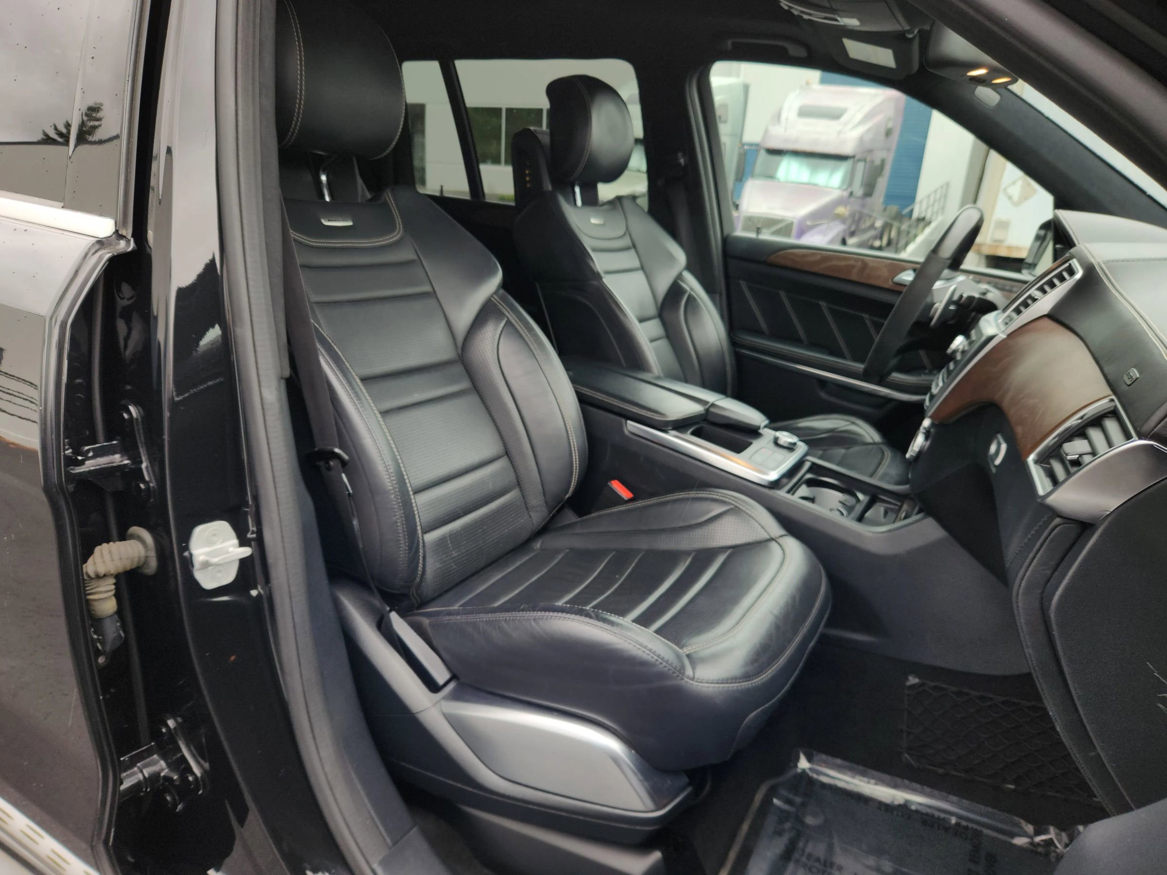 Used 2014 Mercedes-Benz GL 63 AMG 4MATIC w/ Accessory Chrome Package image 24