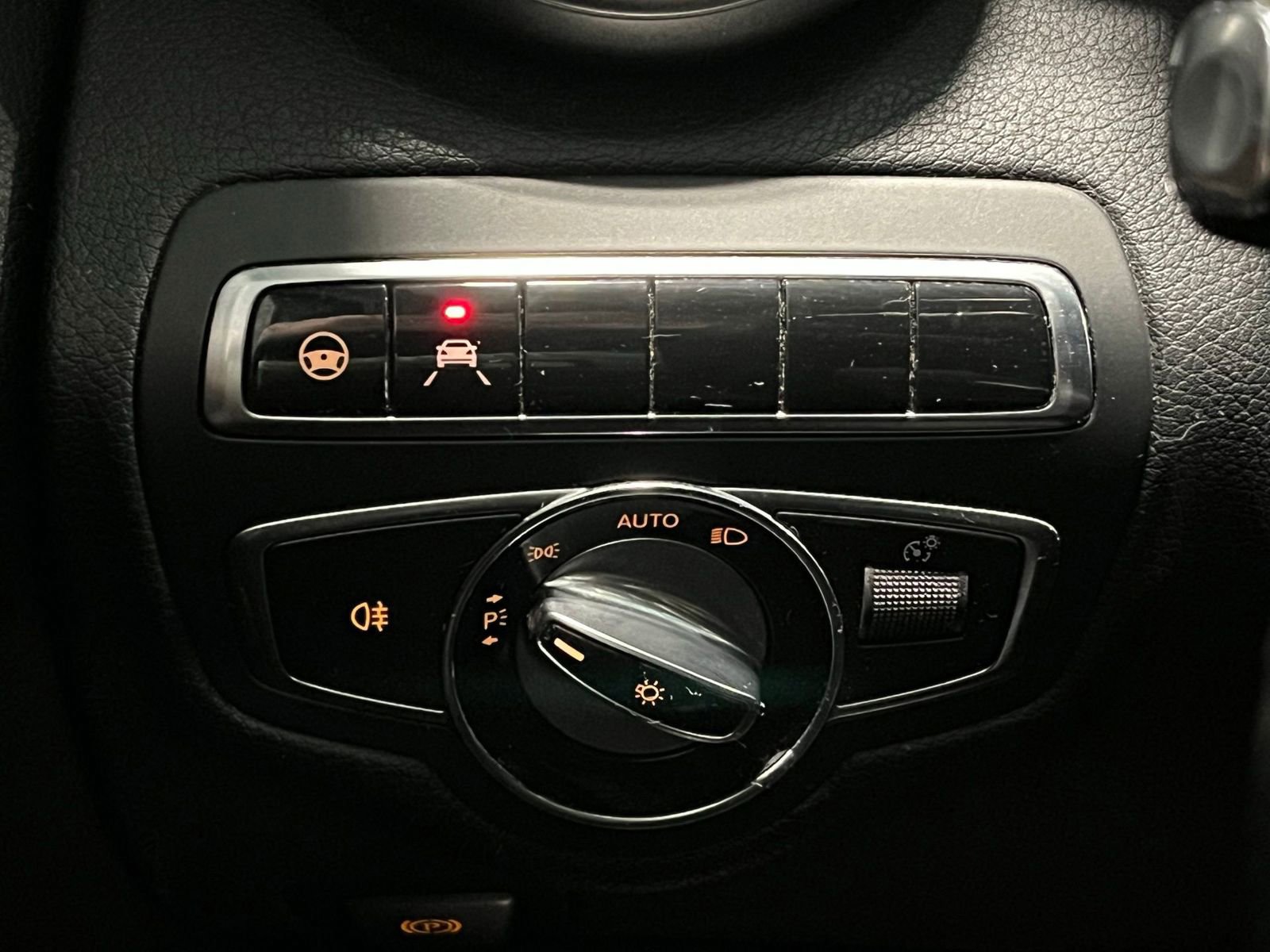 Used 2015 Mercedes-Benz C 300 4MATIC Sedan image 31
