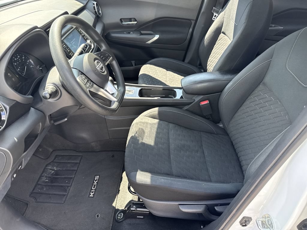 Used 2022 Nissan Kicks SV FWD image 9