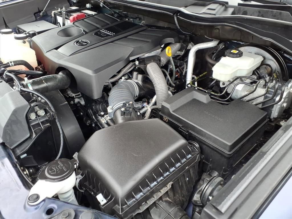 Used 2022 Toyota Tundra Platinum image 31