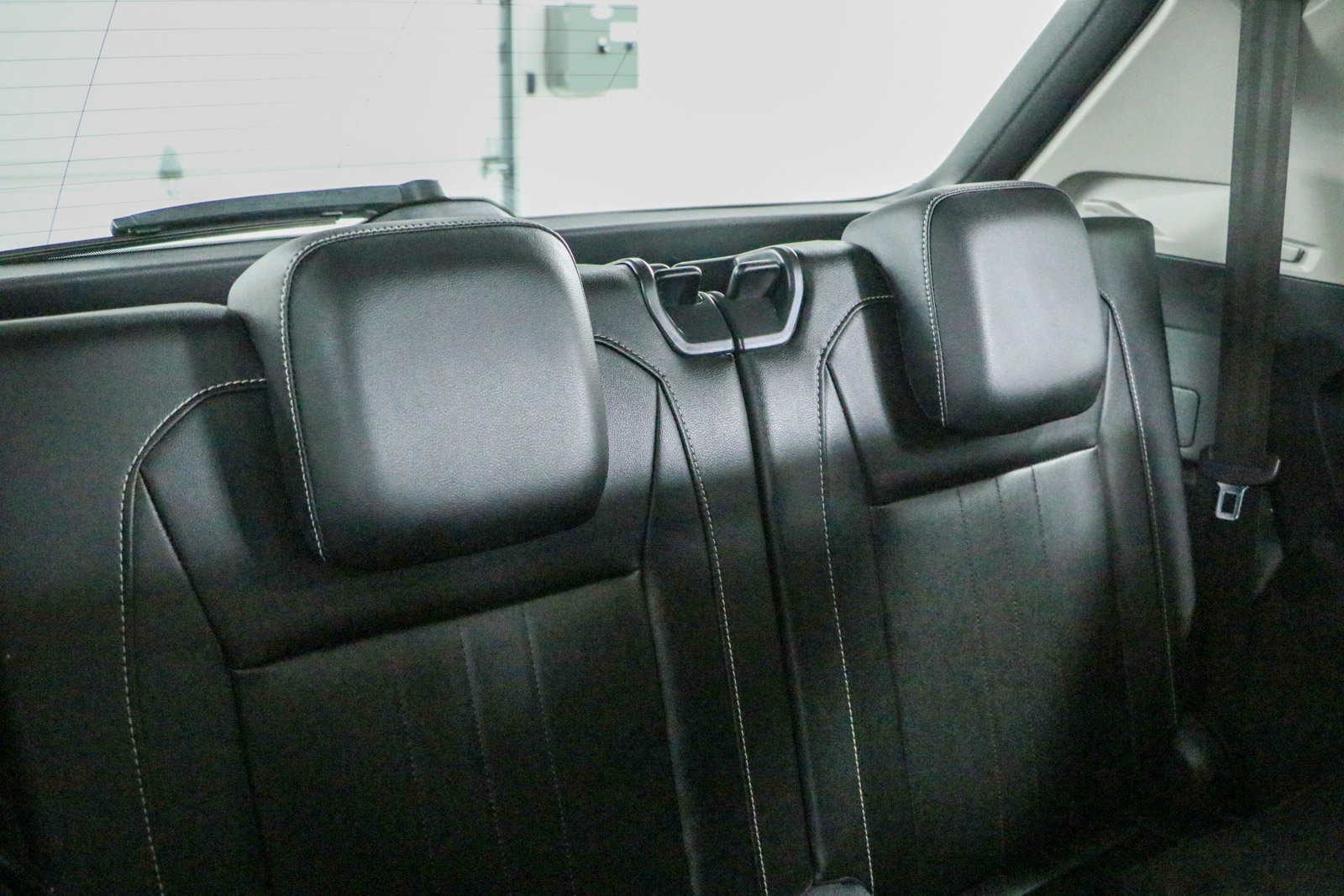 Used 2023 Volkswagen Tiguan SE w/ Panoramic Sunroof Package FWD image 30