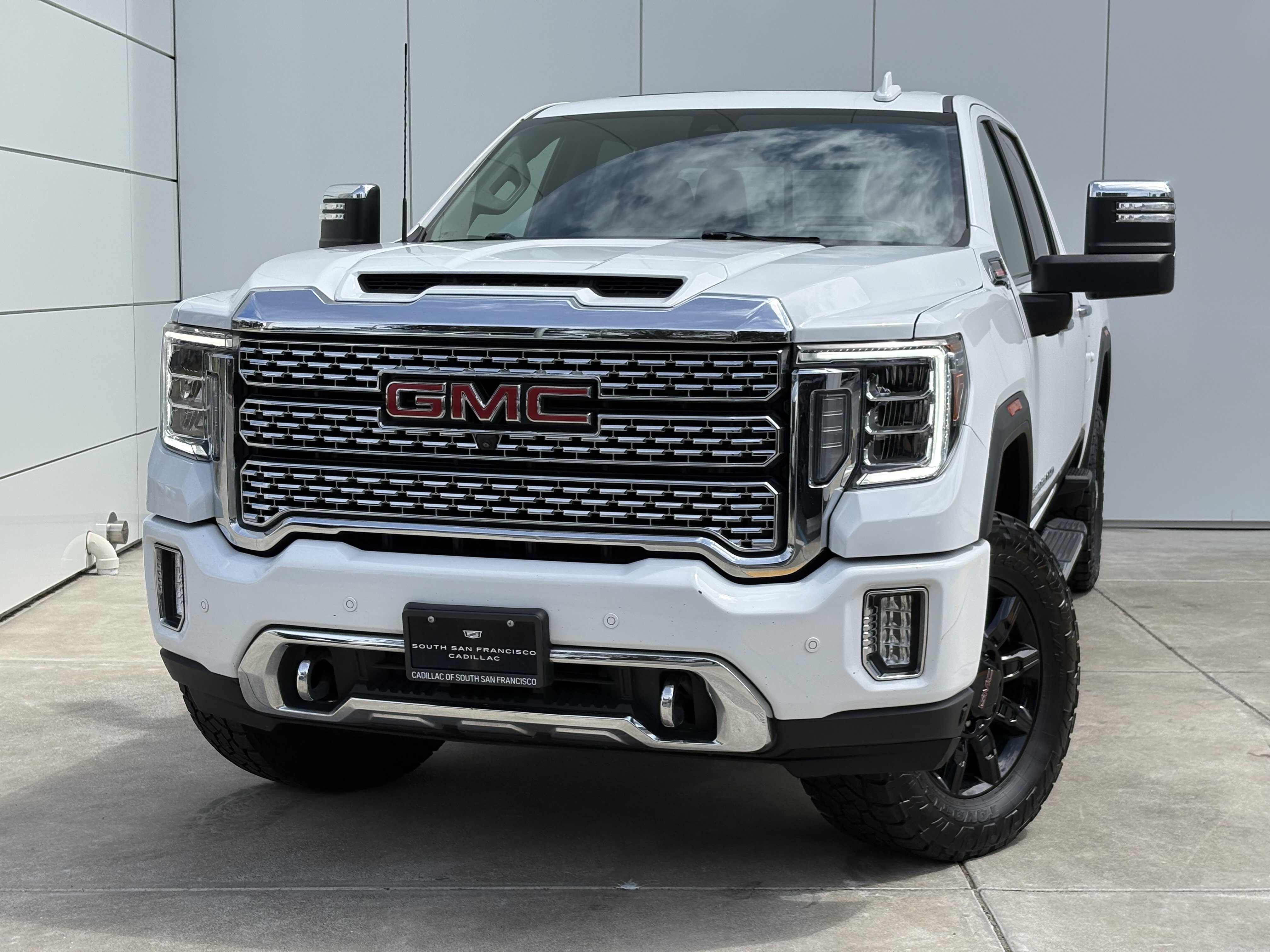 Used 2022 GMC Sierra 2500 Denali w/ Denali Ultimate Package AWD/4WD image 1