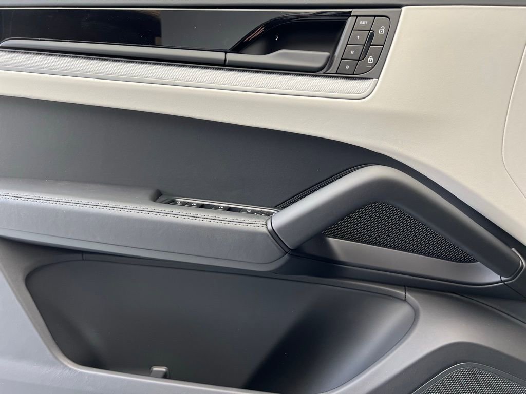 New 2026 Porsche Cayenne E-Hybrid Coupe image 19