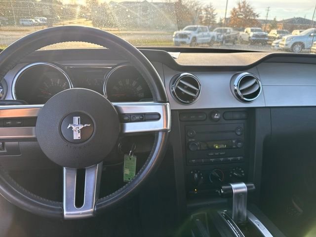 Used 2006 Ford Mustang Convertible image 10