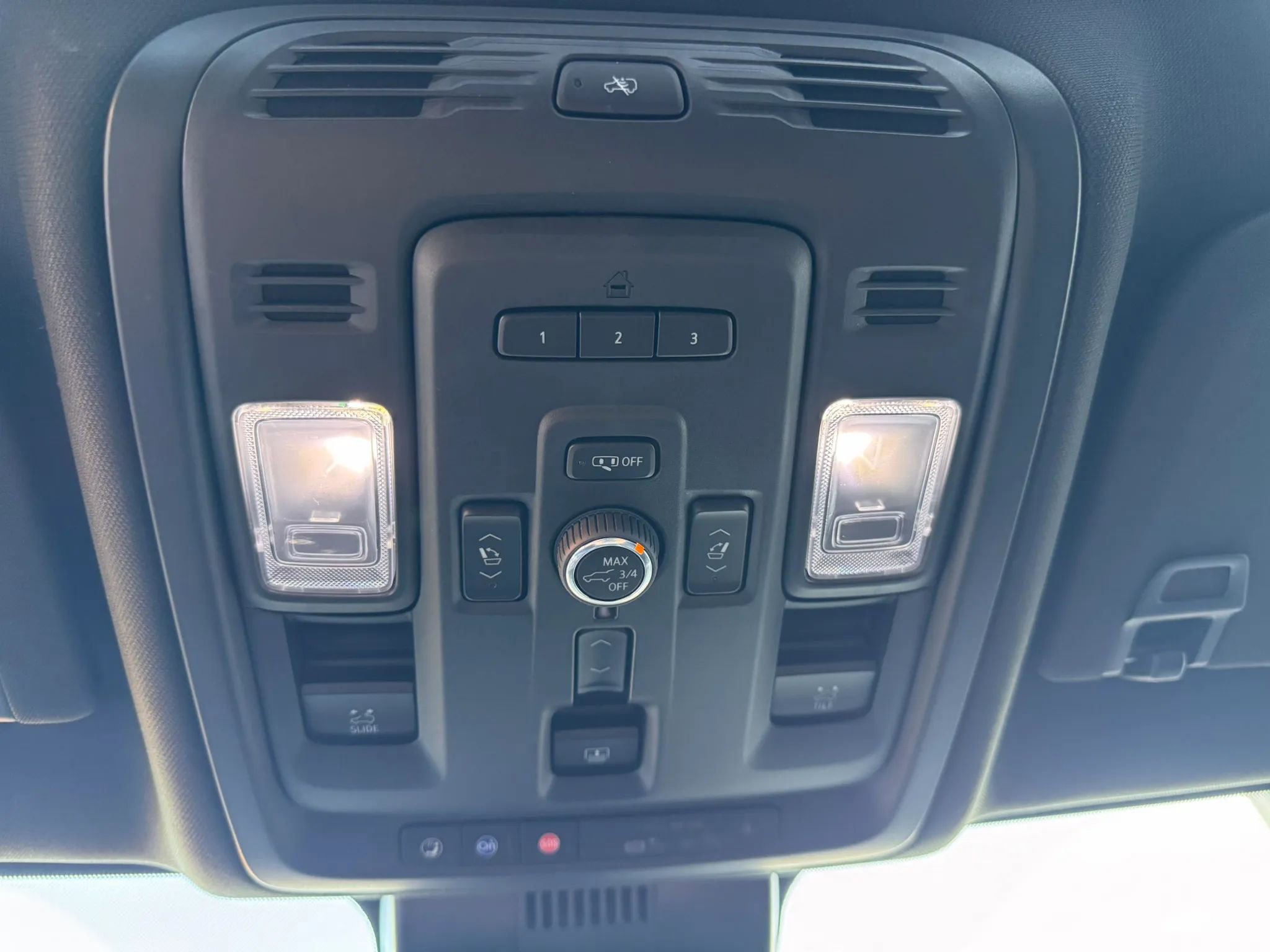 Used 2024 GMC Yukon XL Denali w/ Advanced Technology Package image 35