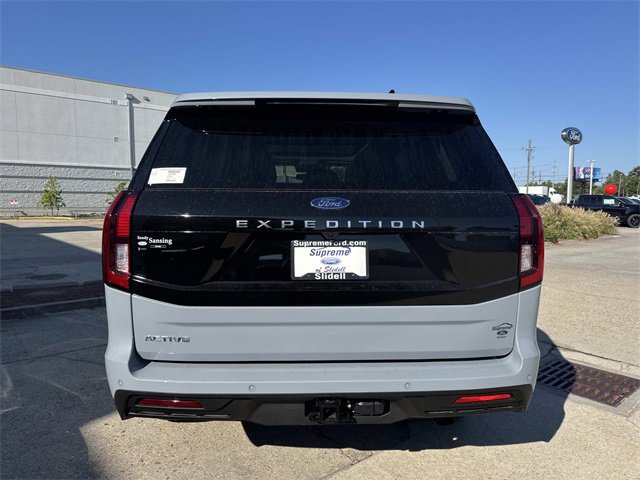 New 2025 Ford Expedition Active image 5
