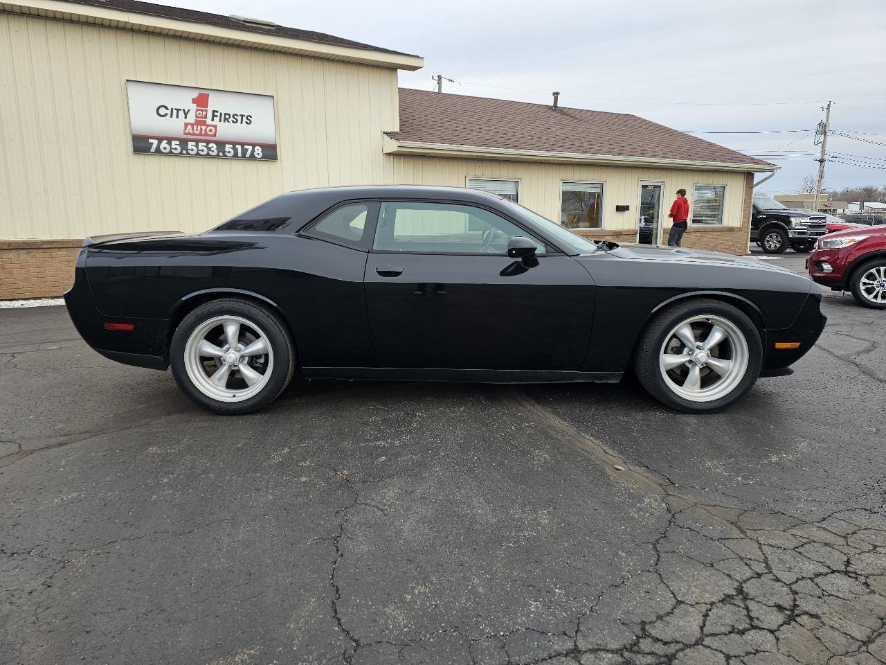 Used 2013 Dodge Challenger SXT image 21