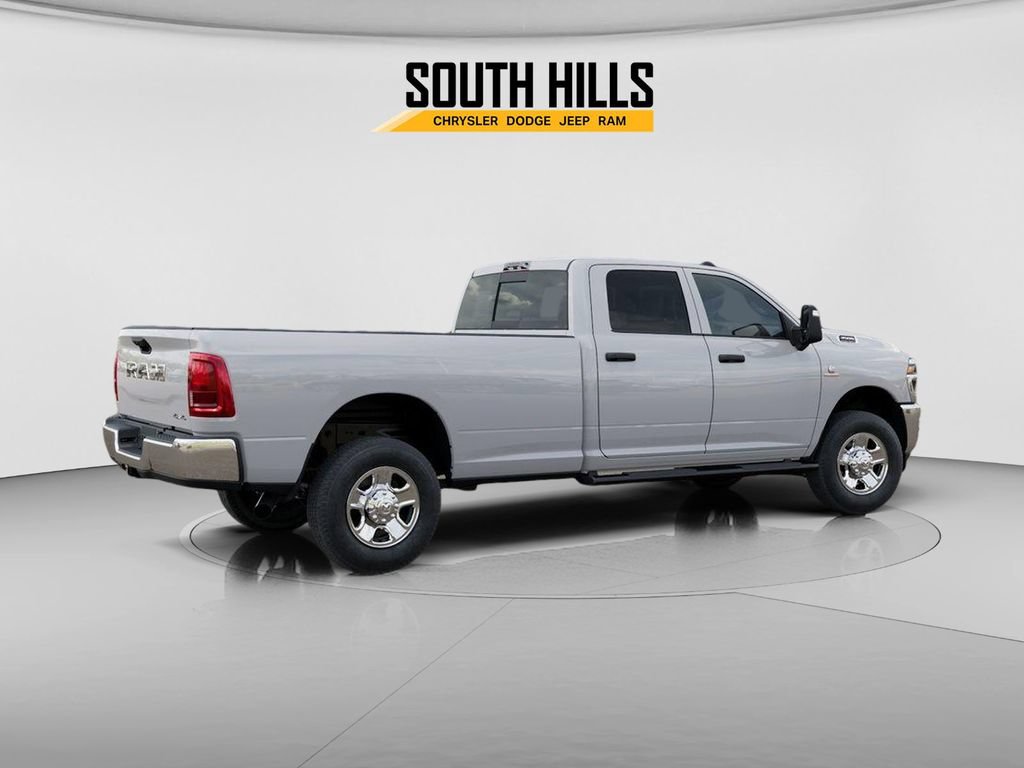 New 2026 RAM 3500 Tradesman AWD/4WD image 4
