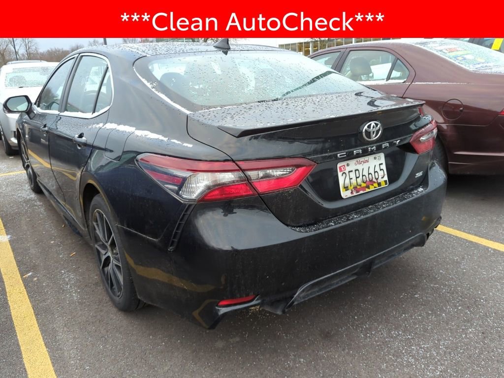 Used 2024 Toyota Camry SE image 4