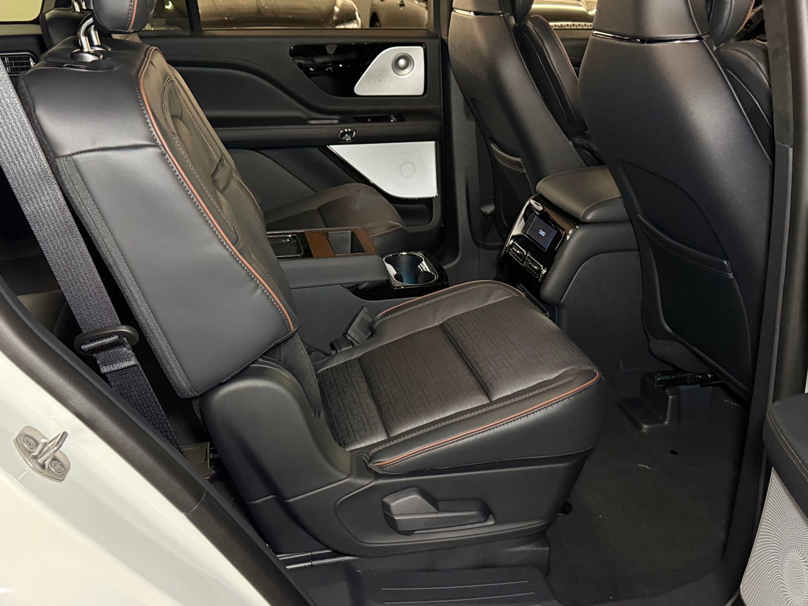 New 2026 Lincoln Aviator Black Label w/ Black Label Special Edition image 16