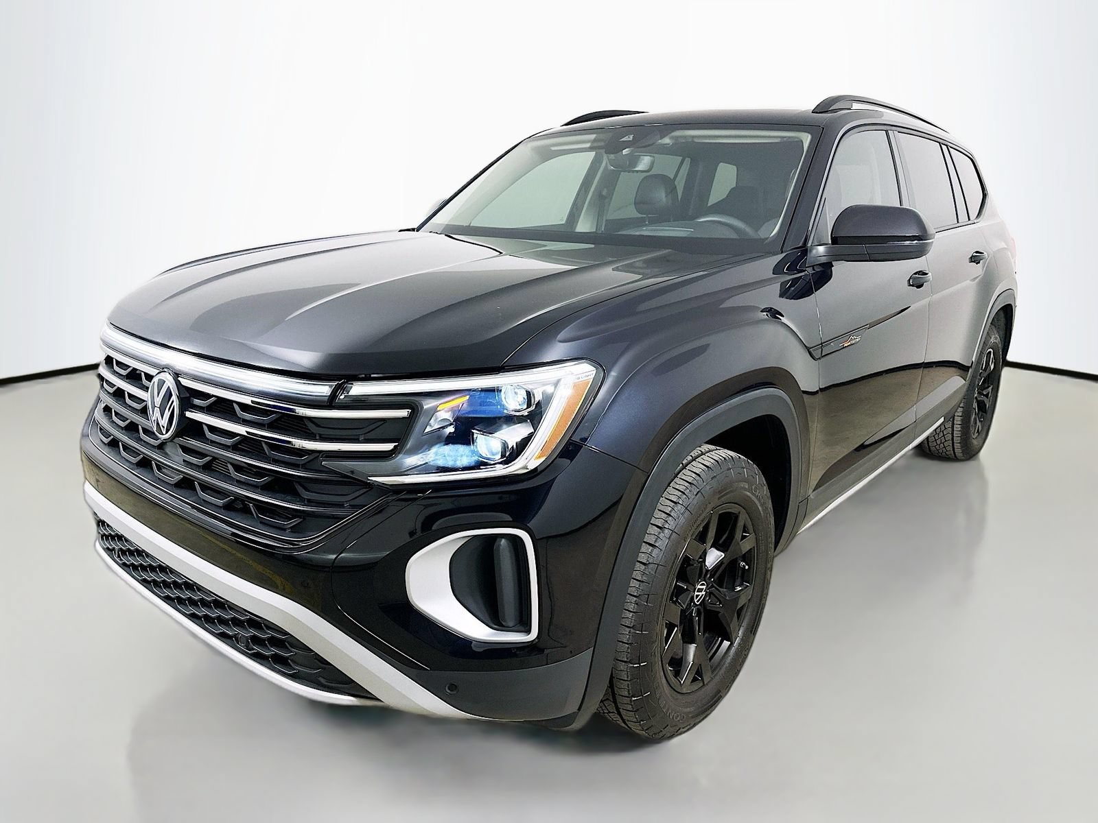 Certified 2024 Volkswagen Atlas Peak Edition SEL AWD/4WD image 1