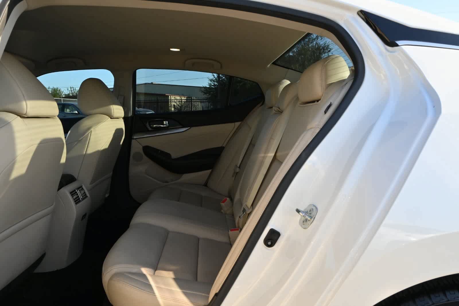 Used 2020 Nissan Maxima 3.5 SV w/ Floor Mat Group FWD image 18