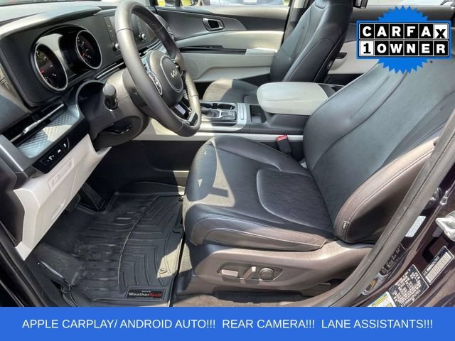 Used 2023 Kia Carnival LX FWD image 2