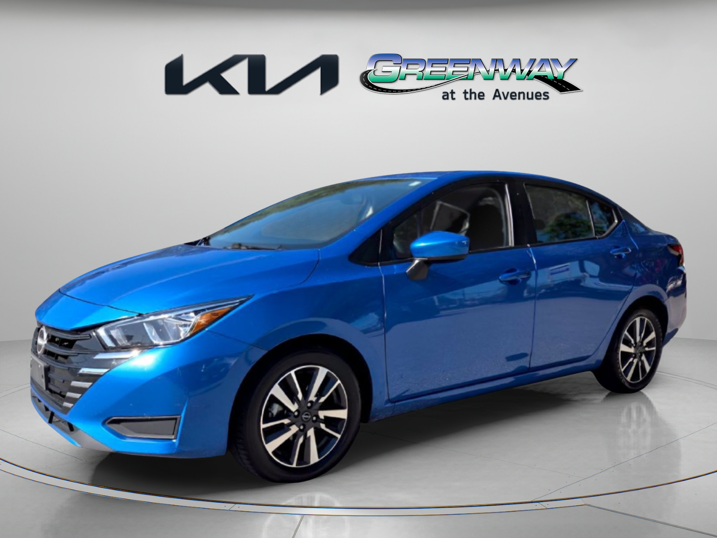 Used 2024 Nissan Versa SV FWD image 3