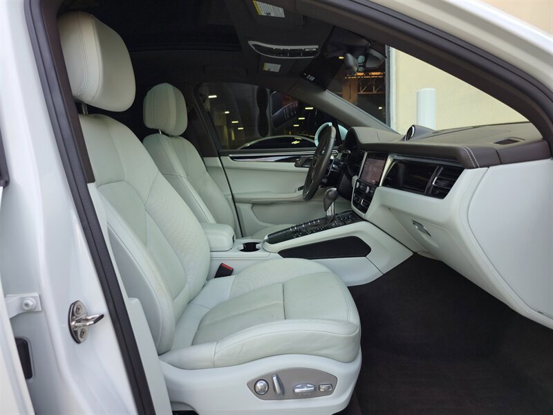 Used 2019 Porsche Macan S AWD/4WD image 23