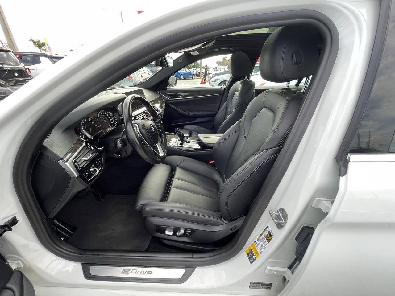 Used 2018 BMW 530e RWD image 8