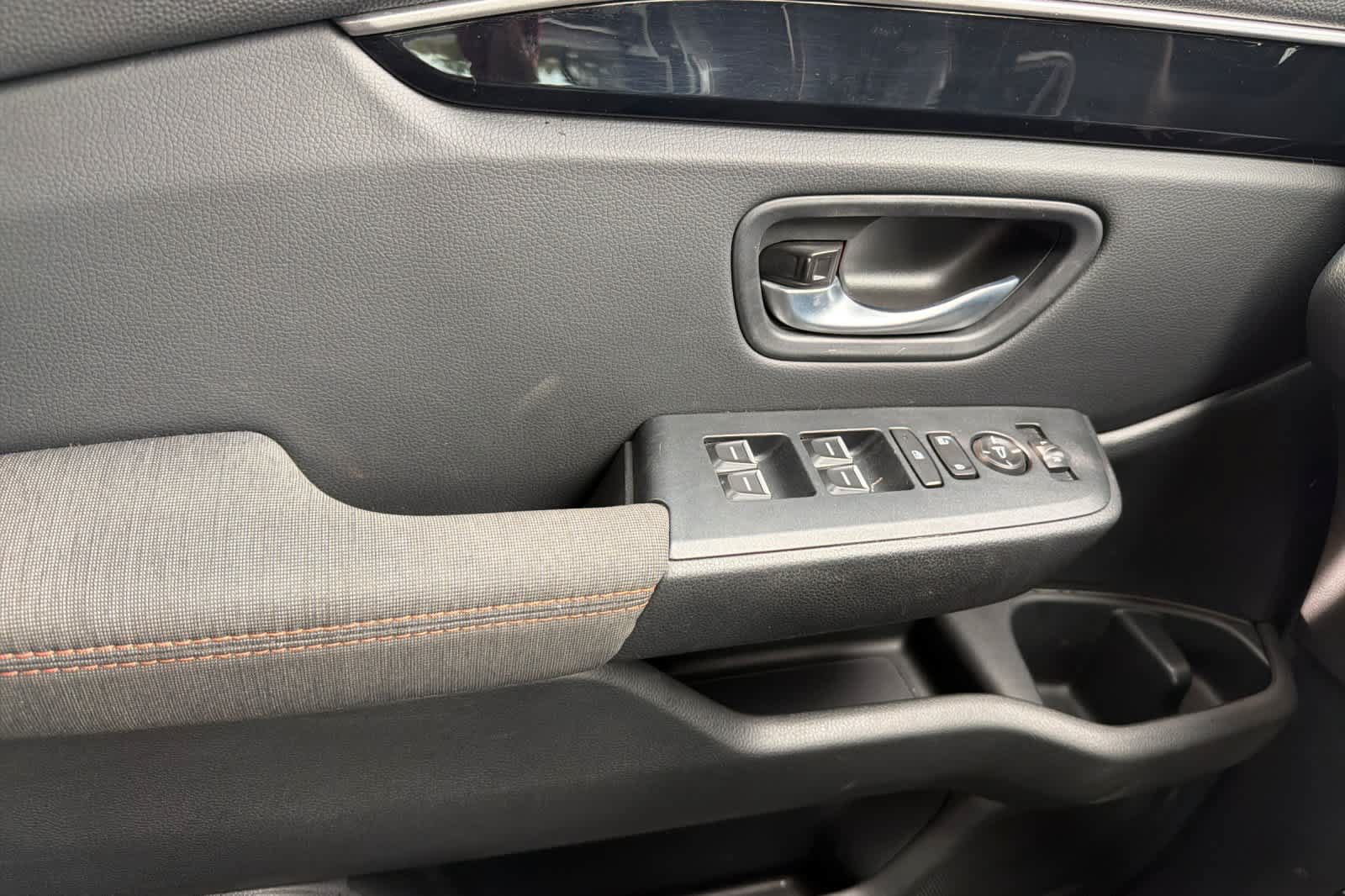 Used 2025 Honda Pilot Sport image 14