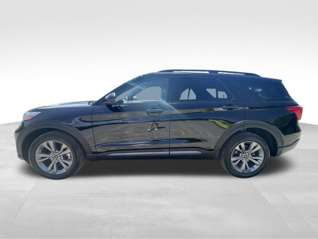 Used 2022 Ford Explorer XLT w/ Equipment Group 202A AWD/4WD image 21