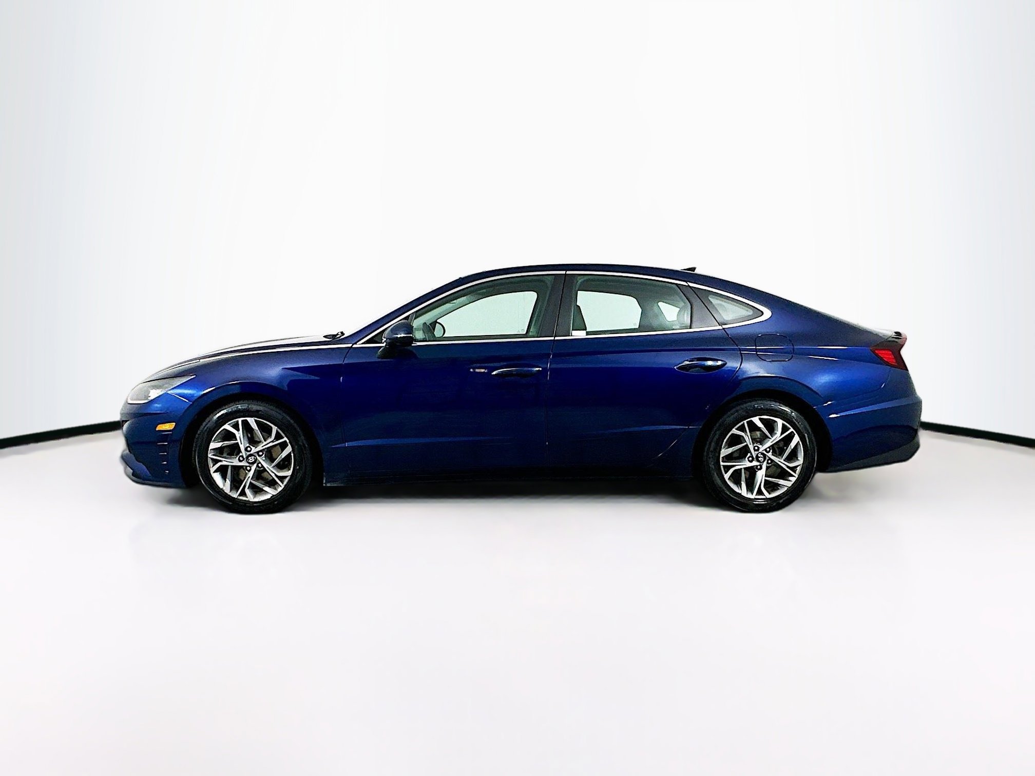 Used 2020 Hyundai Sonata SEL w/ Premium + Sunroof Package FWD image 4