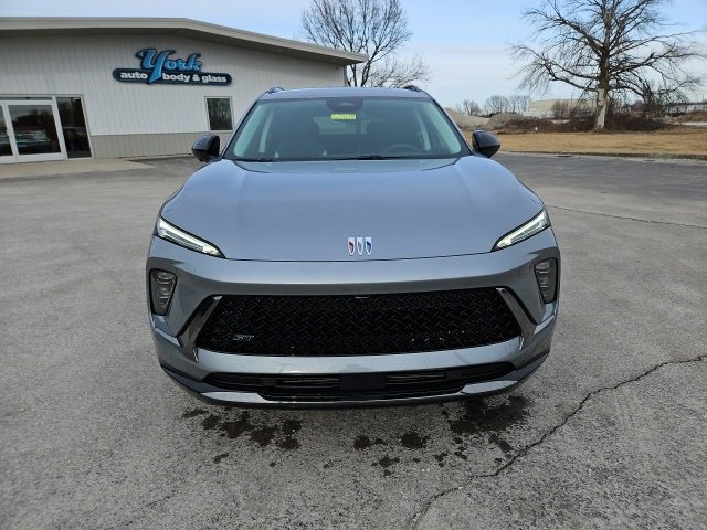 New 2025 Buick Envision Sport Touring image 3