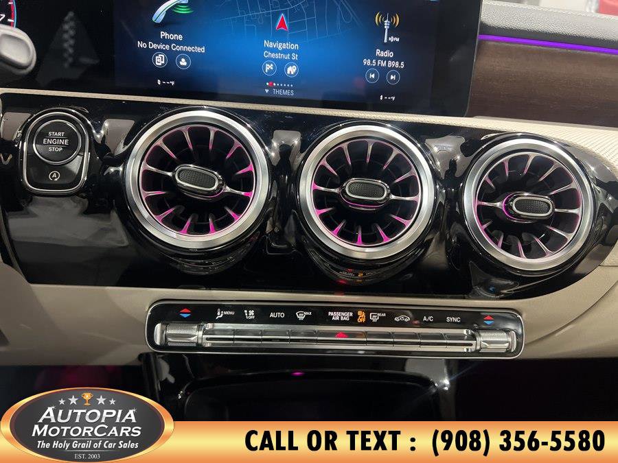 Used 2023 Mercedes-Benz CLA 250 4MATIC image 35