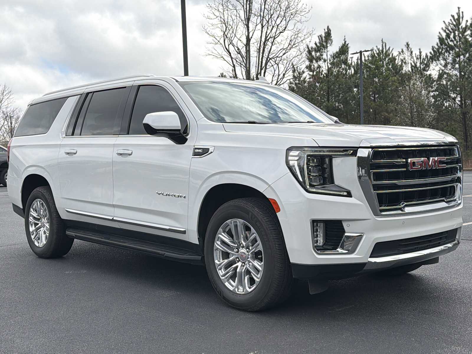 Used 2023 GMC Yukon XL SLT image 36