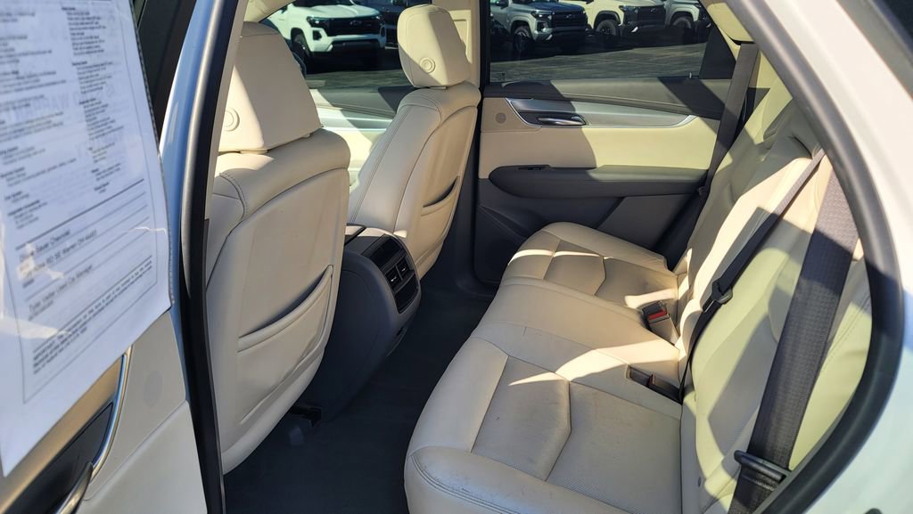 Used 2017 Cadillac XT5 Premium Luxury w/ LPO, Wheel Lock Package FWD image 26
