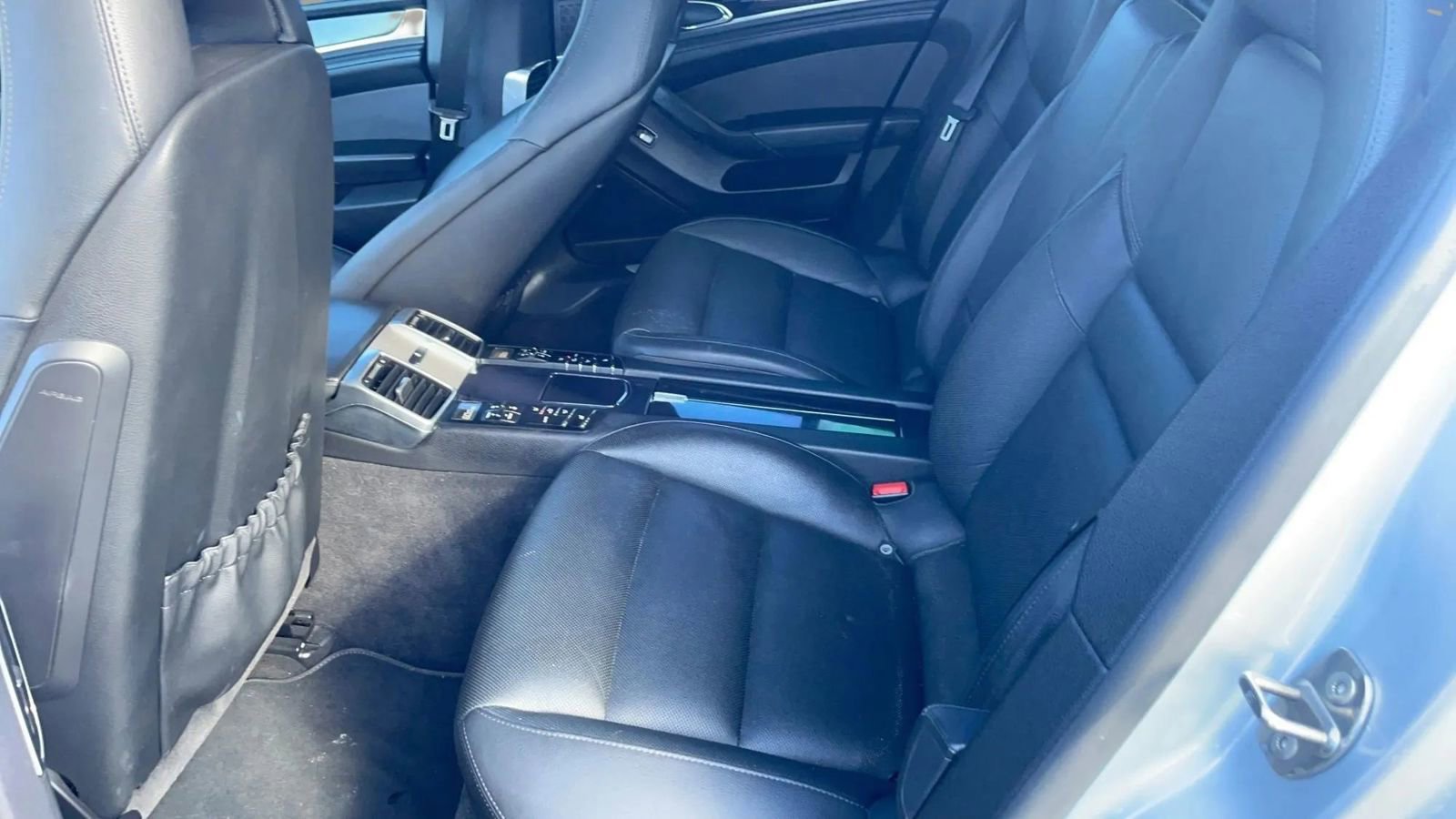 Used 2015 Porsche Panamera S RWD image 35