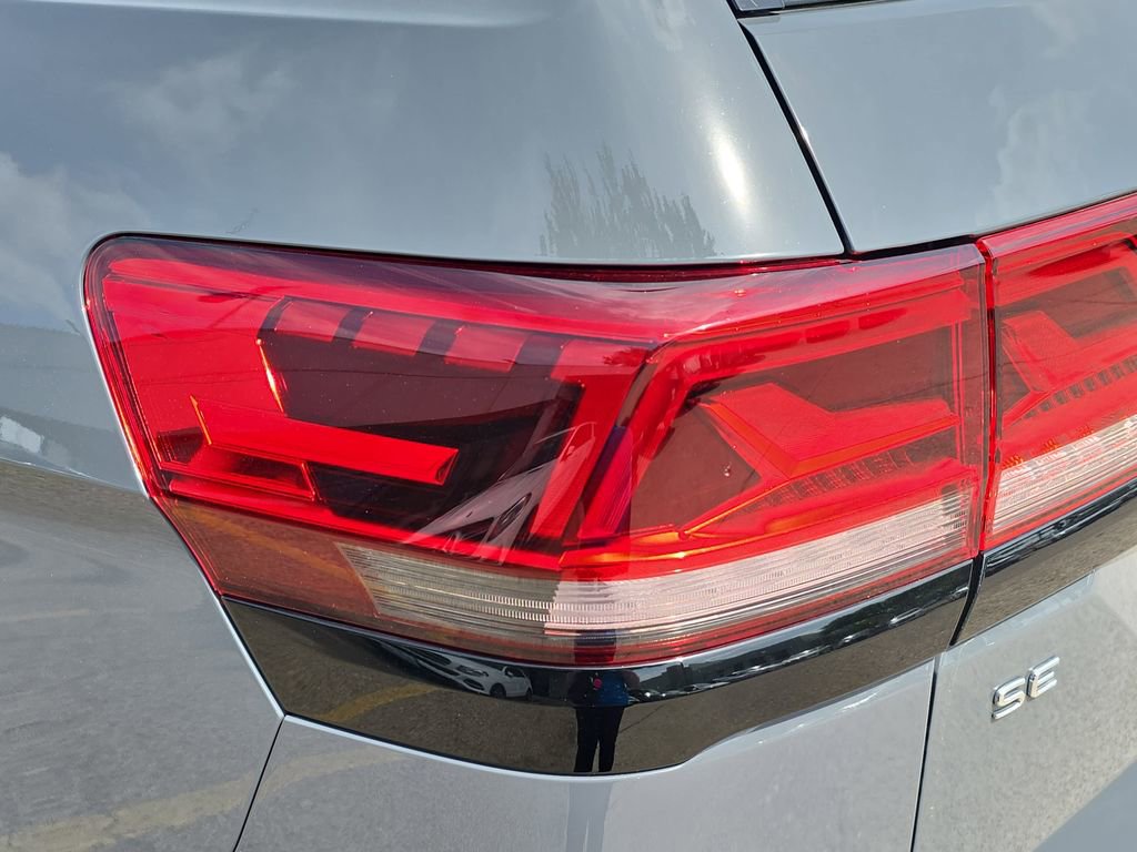 Used 2024 Volkswagen Atlas Peak Edition SE AWD/4WD image 35