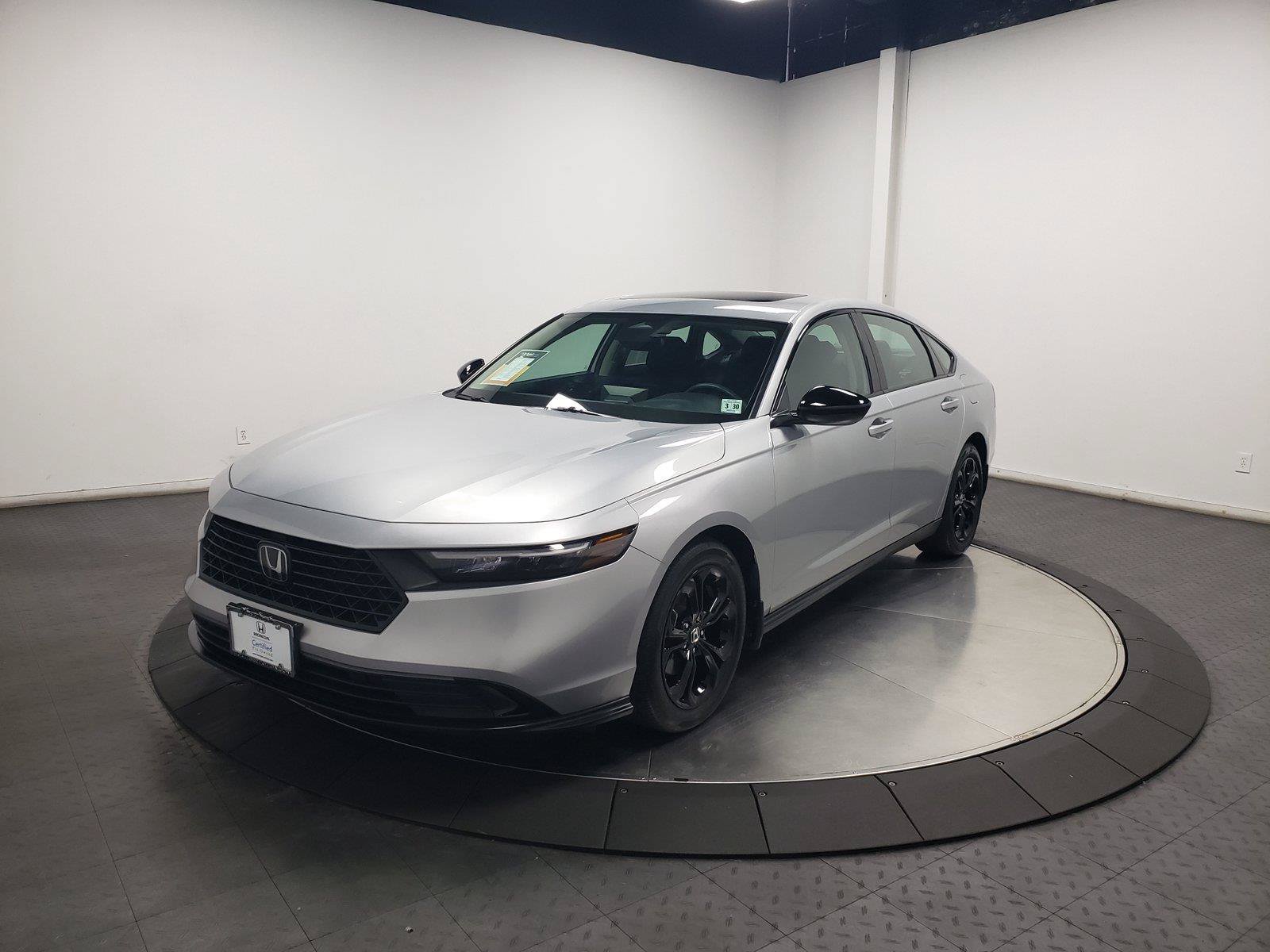 Used 2025 Honda Accord SE image 1