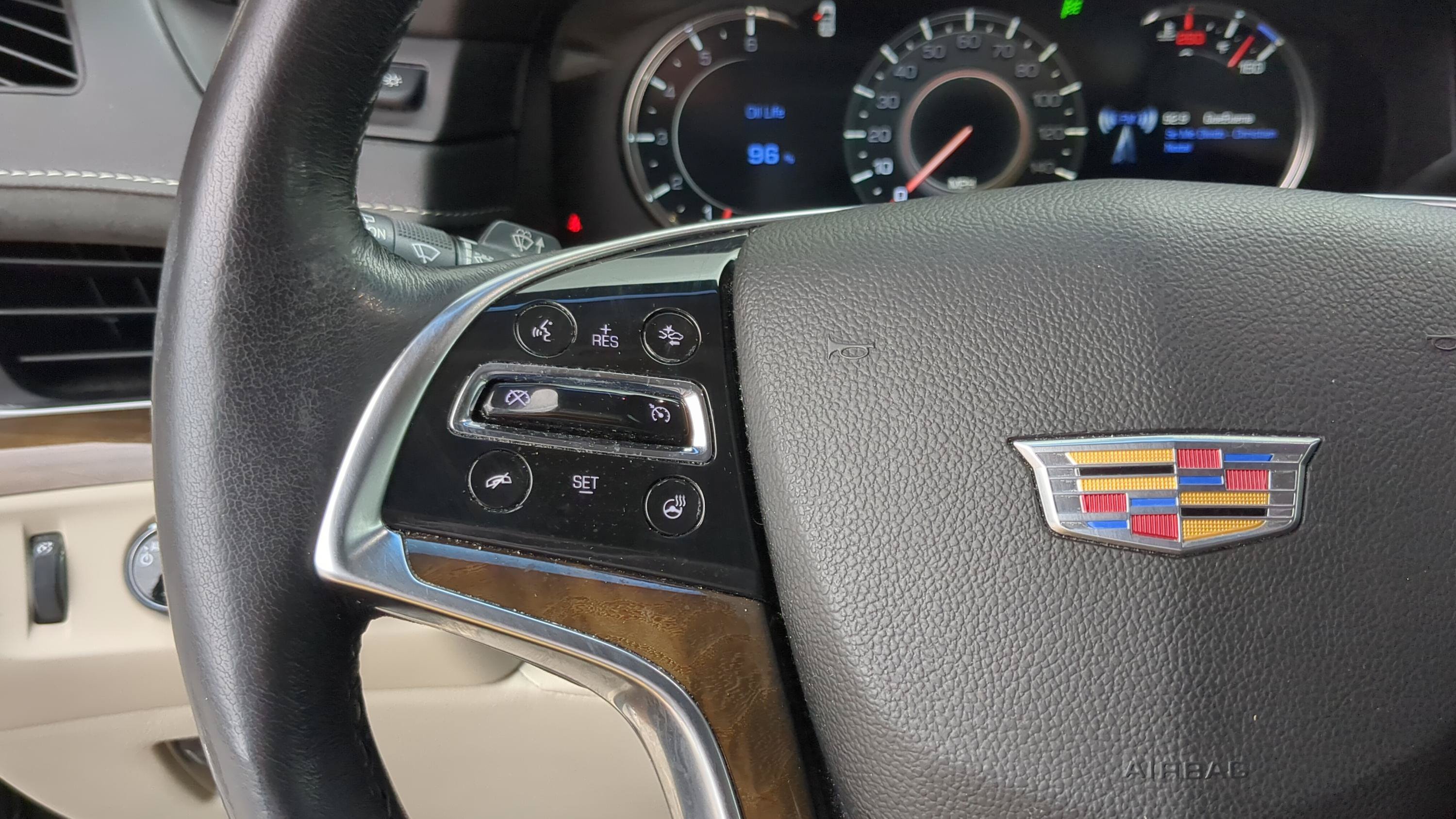 Used 2019 Cadillac Escalade Premium Luxury AWD/4WD image 13