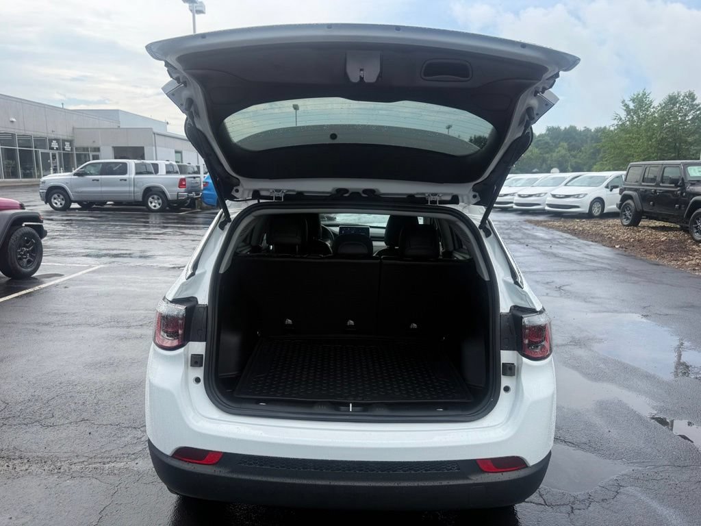 Used 2022 Jeep Compass Latitude AWD/4WD image 40