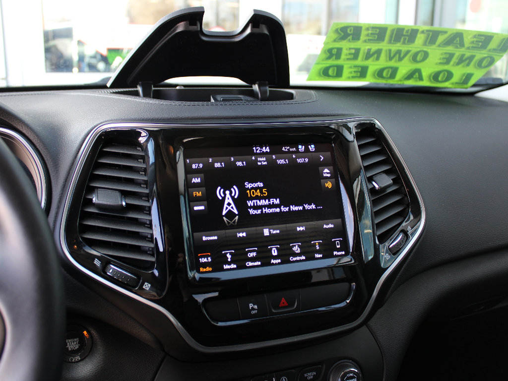 Used 2019 Jeep Cherokee Limited w/ Luxury Group image 19