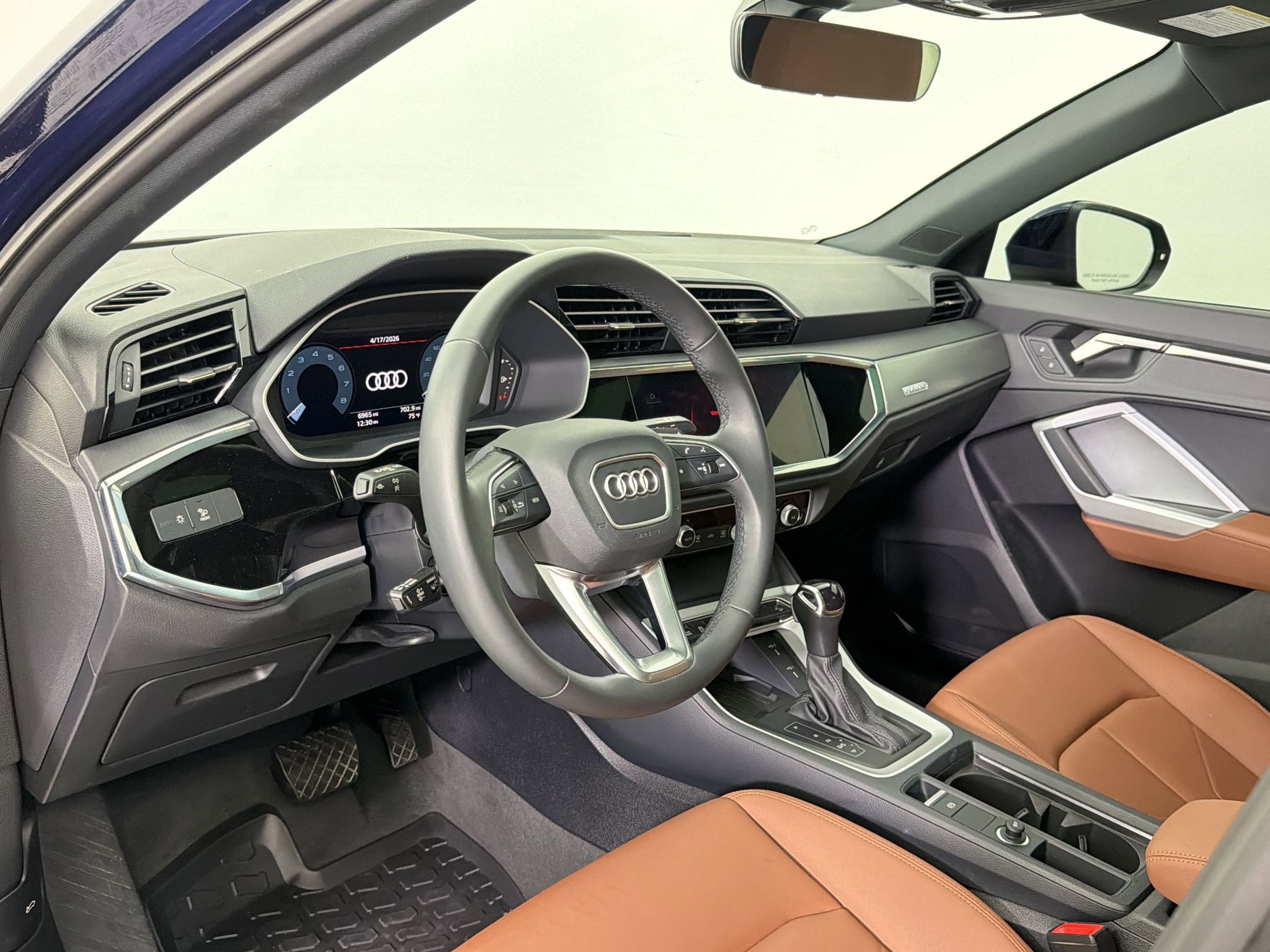 Certified 2025 Audi Q3 2.0T Premium w/ Convenience Package AWD/4WD image 4